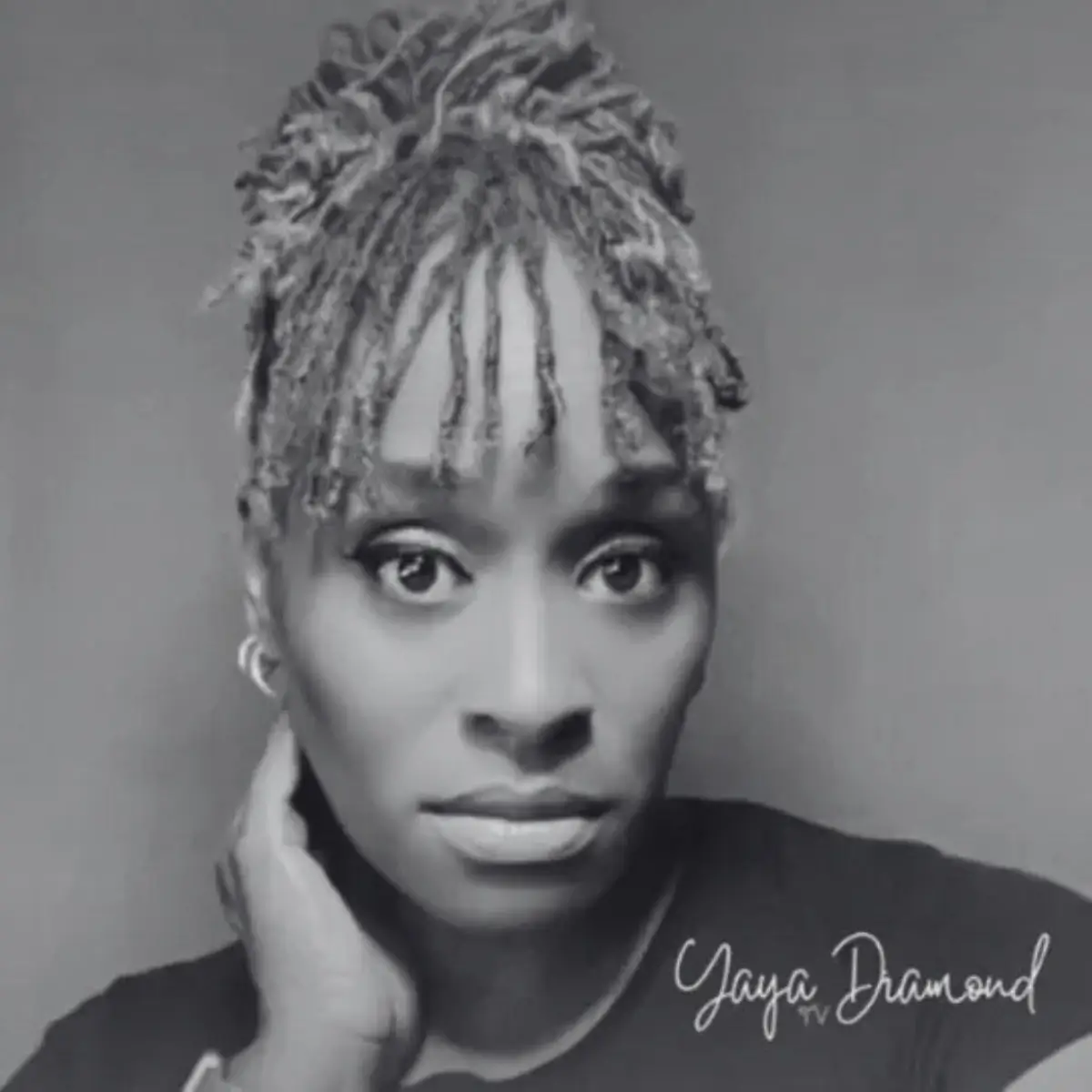 Yaya Diamond BW